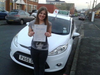 Jemma Stocks proudly holding her Pass Certificate after a super drive with 2 driver faults.  The examiner was complimentary about Jemma, Salvina and Drivewell, which was great.



12.12.2012...